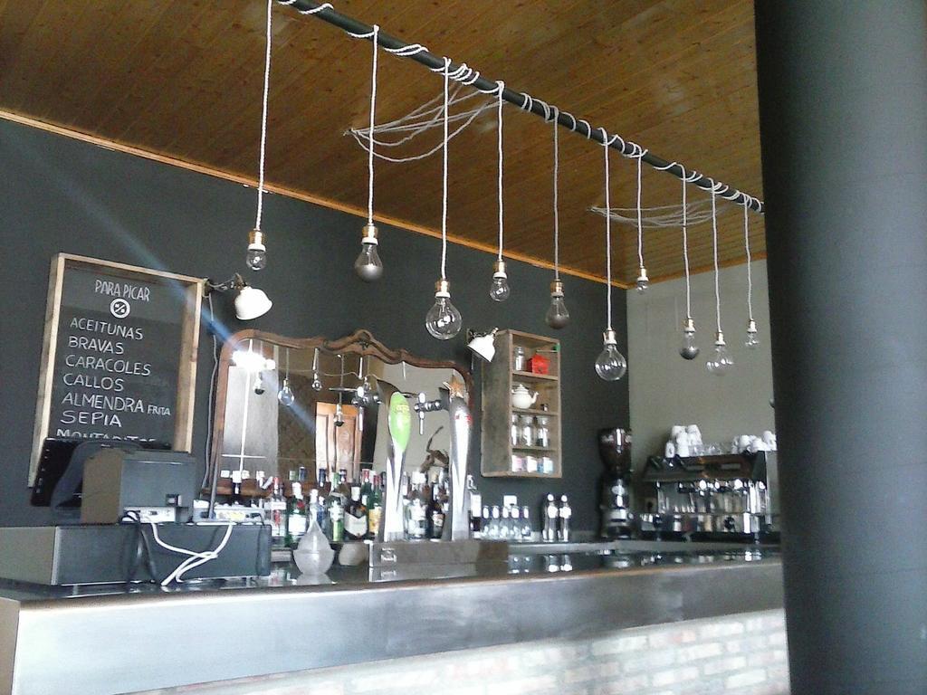 Hostal Royuela מראה חיצוני תמונה